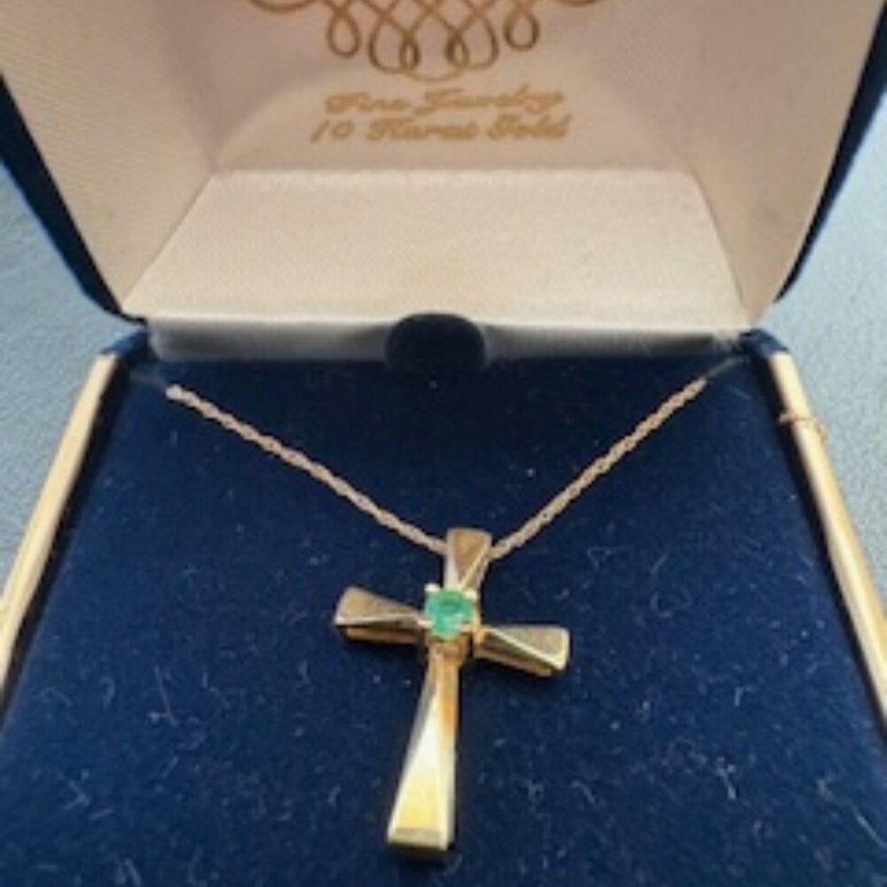 10K yellow gold Aurafin Fine Jewelry Necklace with Emerald cross pendant